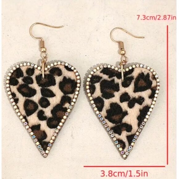 Leopard Print Heart-Shaped Dangle Earrings With Rhinestone Border NEW - Picture 3 of 3